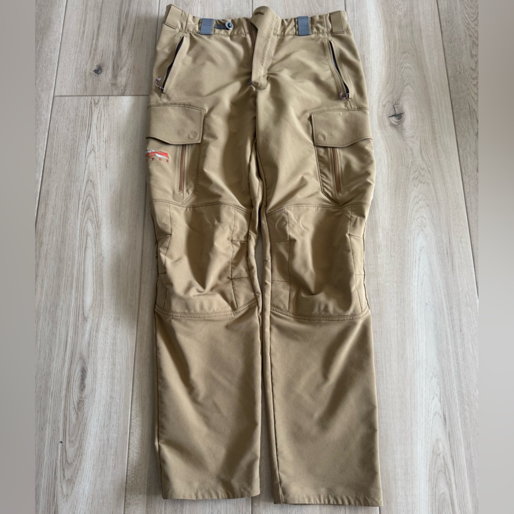 Sitka Cargo hunting Pants with Multiple Pockets